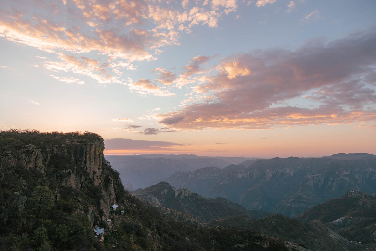 Amanecer en Barrancas del Cobre